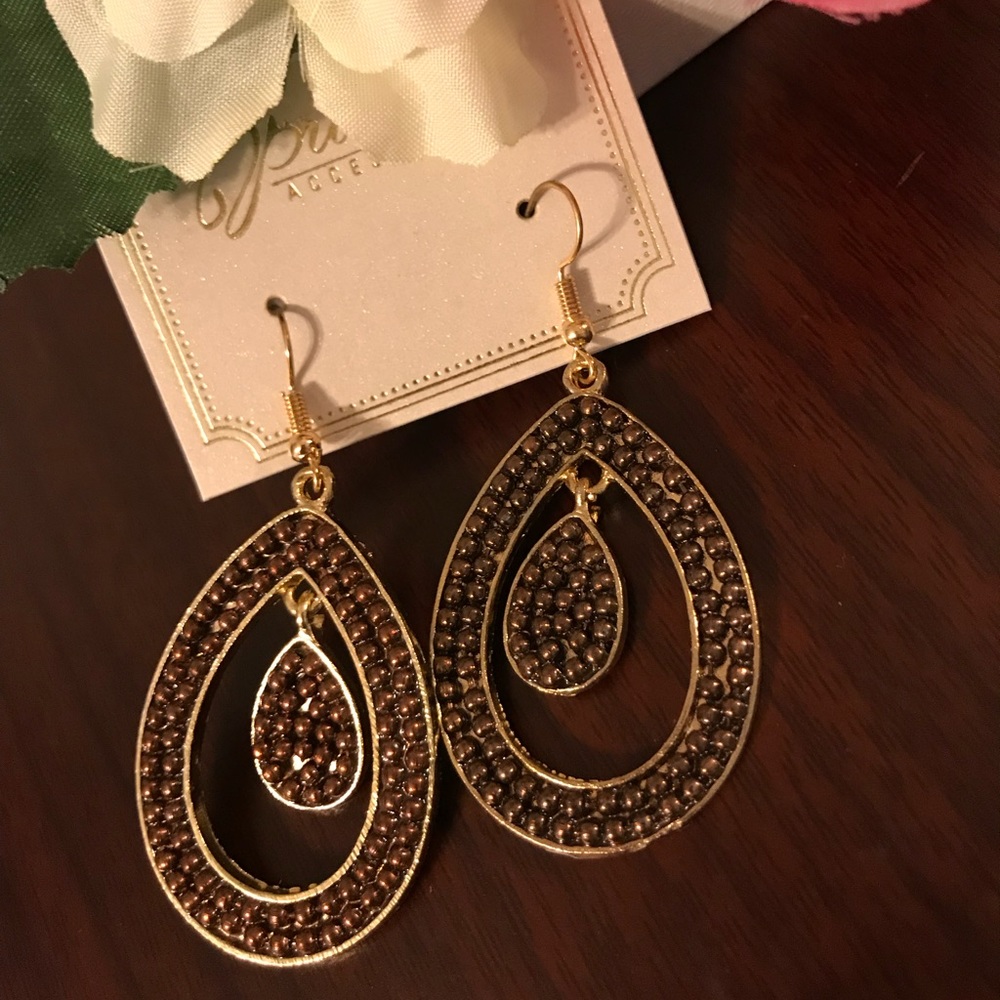 NWT chocolate brown stones on gold.